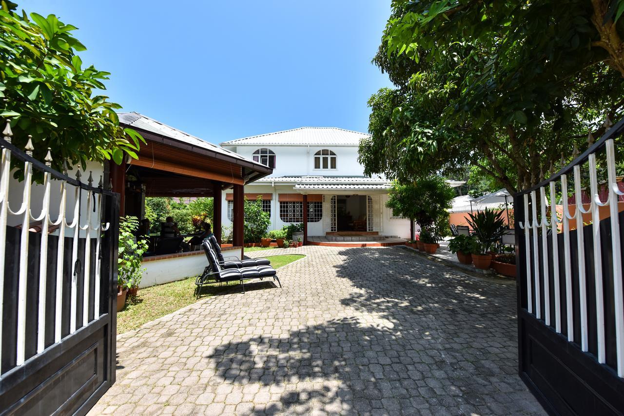 Bed & Breakfast Jessies Seychelles *