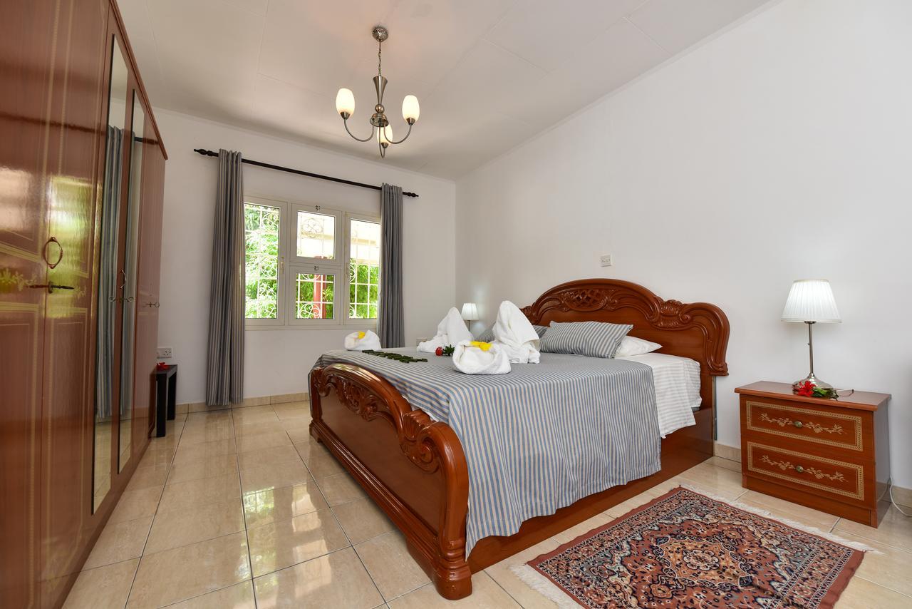 Jessies Seychelles Beau Vallon (Mahe)